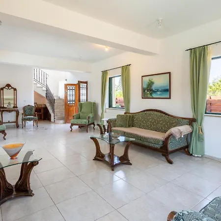 Olivetta Villa *